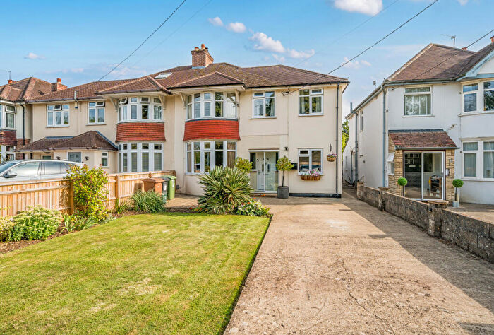 3 Bedroom Semi-Detached House For Sale In Eynsham Road, Botley, Oxford, Oxfordshire, OX2