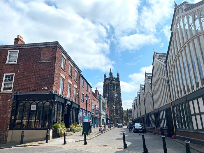 2 Bedroom Apartment To Rent In Castle Yard, Stockport Centre, Greater Manchester, SK1