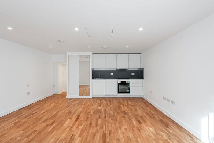 Studio To Rent In Canfield Gardens, London, NW6