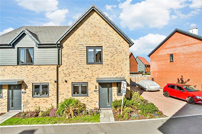 2 Bedroom Semi-Detached House For Sale In Serpentine Road, Faversham, Kent, ME13