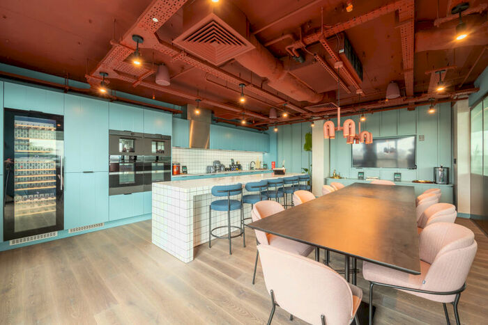 3 Bedroom Flat To Rent In New York Square, Leeds, LS2