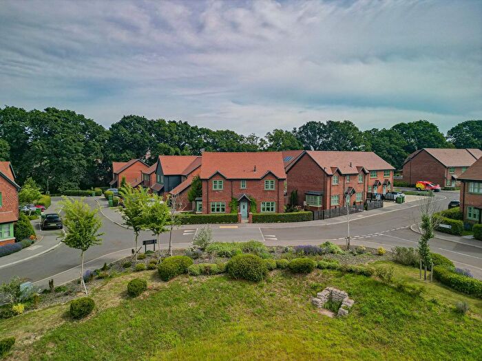 4 Bedroom Detached House For Sale In Waltham Road, Bishops Waltham, SO32