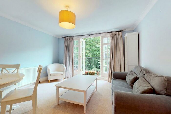 2 Bedroom Flat To Rent In Milton Park, Highgate, N6