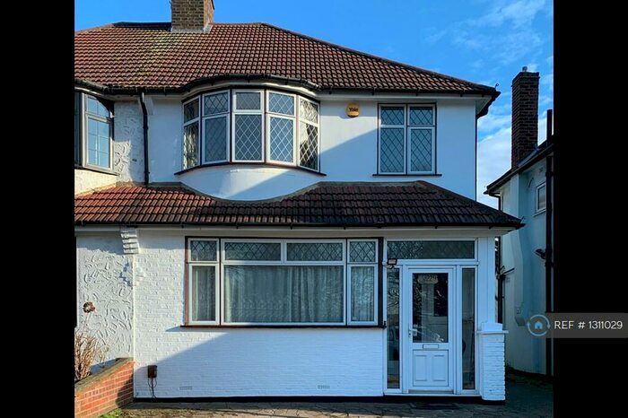 3 Bedroom Semi-Detached House To Rent In Kidbrooke Park Road, London, SE3