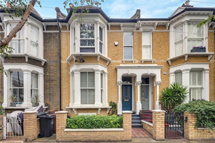 4 Bedroom Terraced House To Rent In Alconbury Road, Hackney, London, E5