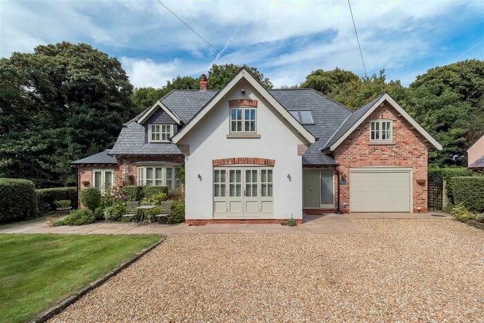 5 Bedroom Detached House For Sale In Holehouse Lane, Whiteley Green, Adlington, SK10