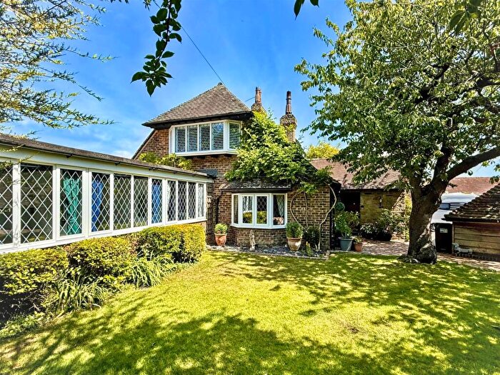 6 Bedroom Detached House For Sale In Le Brun Road, Eastbourne, BN21