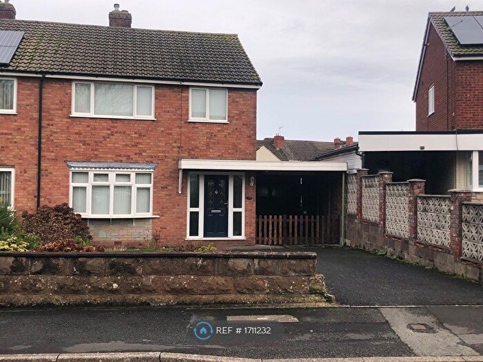 3 Bedroom Semi-Detached House To Rent In Orchard Way, Telford, TF1