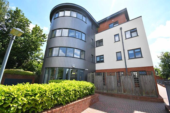 3 Bedroom Flat To Rent In Hitcham Court, Station Approach, Woodside Park, N12