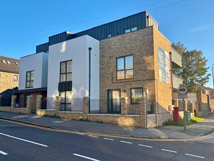 1 Bedroom Flat To Rent In Hillmount Court, St Marys Lane, RM14