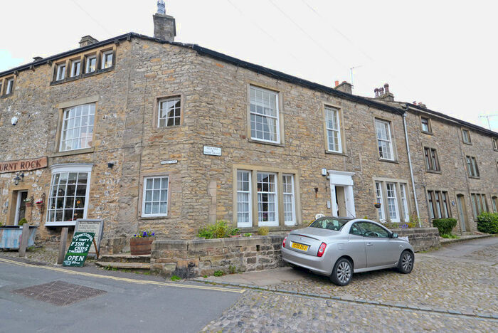 2 Bedroom Flat To Rent In The Square, Grassington, BD23