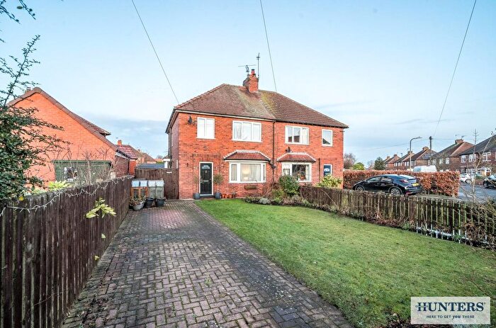 3 Bedroom Semi-Detached House For Sale In West Park, Selby, YO8
