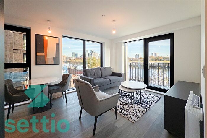 1 Bedroom Flat To Rent In Berkeley Square, M5