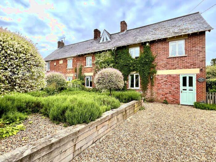 3 Bedroom Semi-Detached House For Sale In The Street, Cherhill, SN11