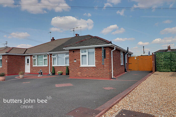 3 Bedroom Detached Bungalow For Sale In Scott Avenue, Crewe, CW1