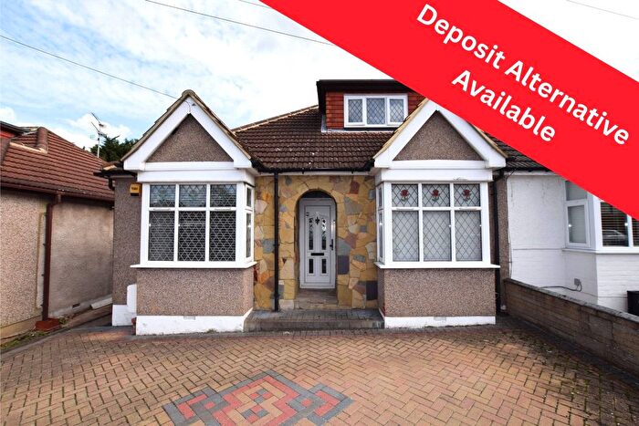 2 Bedroom Bungalow To Rent In Hill Crescent, Hornchurch, RM11