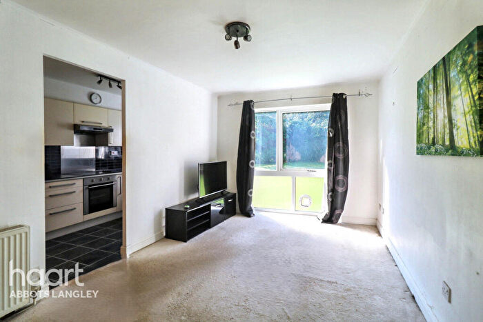 1 Bedroom Apartment For Sale In Thamesdale, St Albans, AL2