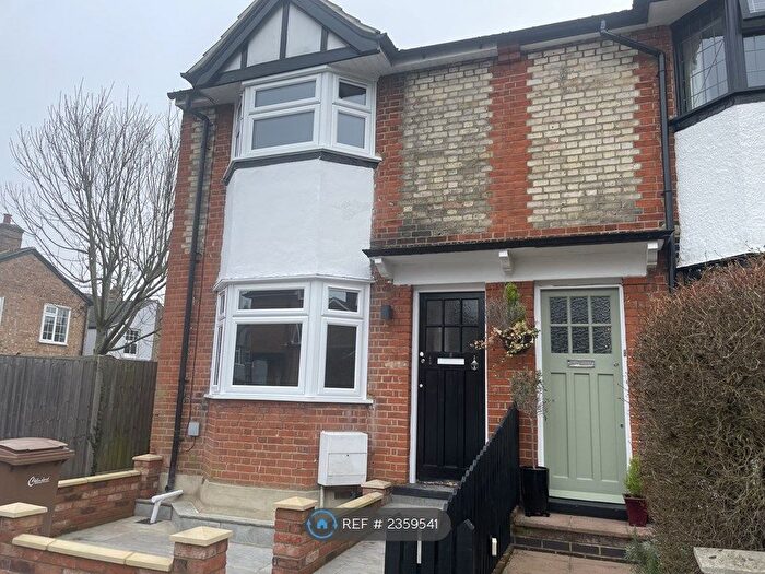 3 Bedroom Semi-Detached House To Rent In Bouverie Road, Chelmsford, CM2