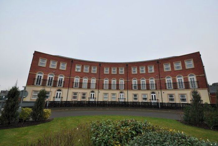 2 Bedroom Flat To Rent In Oak Grove, Northampton, NN3