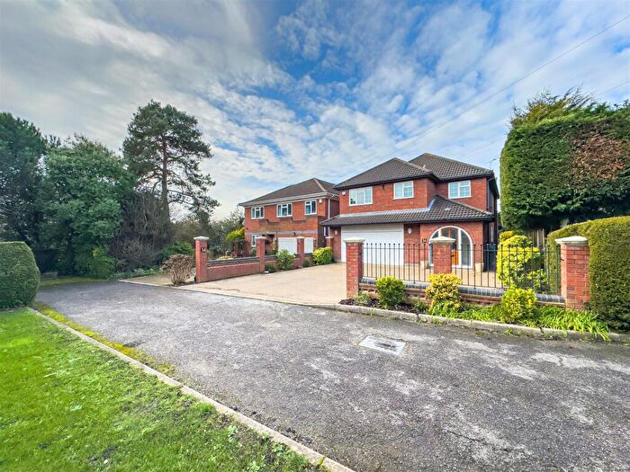 5 Bedroom Detached House For Sale In Eastern Road, Rayleigh, SS6