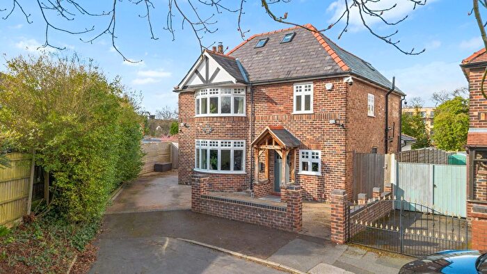 3 Bedroom Detached House For Sale In Greenbank Gardens, Stockton Heath, WA4