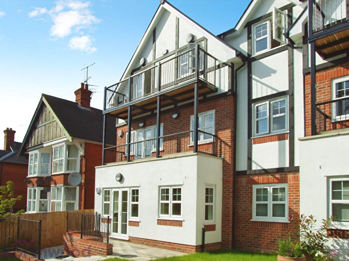 2 Bedroom Flat For Sale In Woodley Court, West Wycombe Rd, High Wycombe, HP12