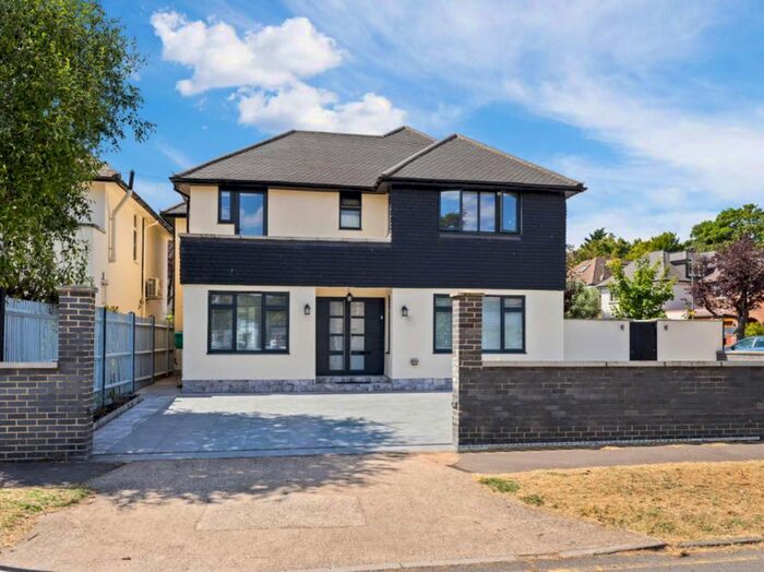 5 Bedroom Property To Rent In Derwent Avenue, London, SW15