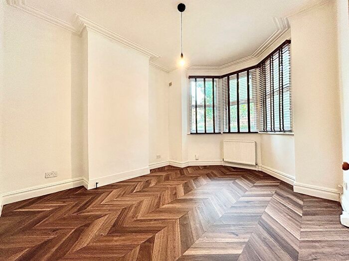 1 Bedroom Flat To Rent In Edward Road, London, E17