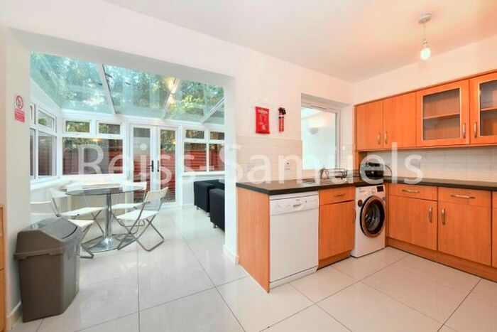 5 Bedroom Town House To Rent In Barnfield Place, Isle Of Dogs, Canary Wharf, London, E14