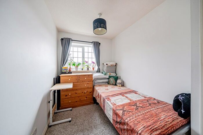 2 Bedroom Terraced House For Sale In Aspen Square, Oxford, OX4