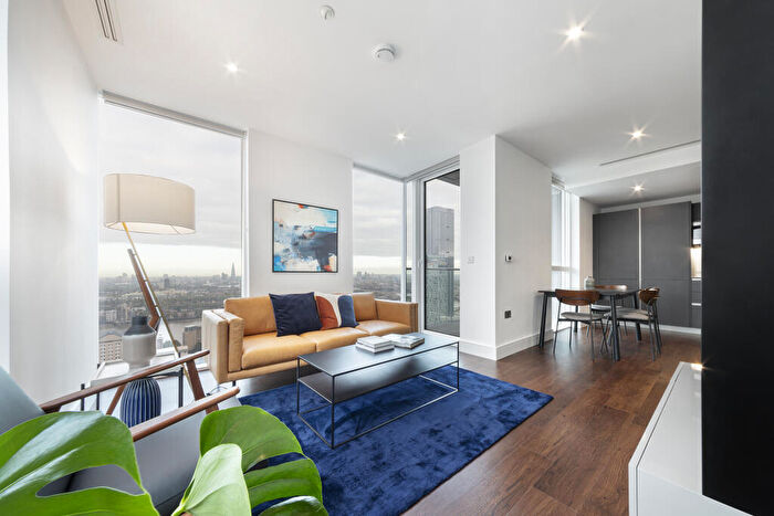 3 Bedroom Apartment To Rent In Harbour Way, London, E14