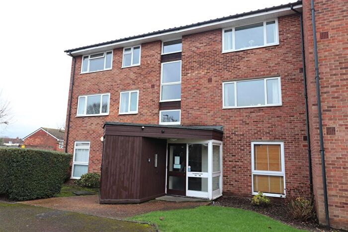 2 Bedroom Flat For Sale In Coleridge Way, Orpington, BR6