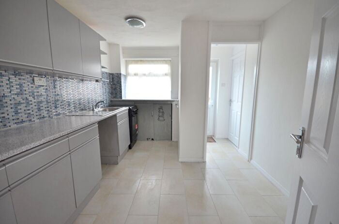 3 Bedroom Maisonette To Rent In Rainham, Gillingham, ME8
