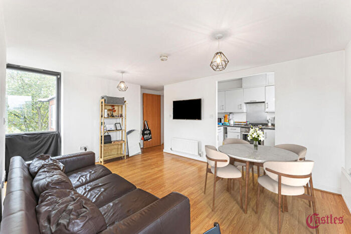 1 Bedroom Flat For Sale In Southwold Road, E5