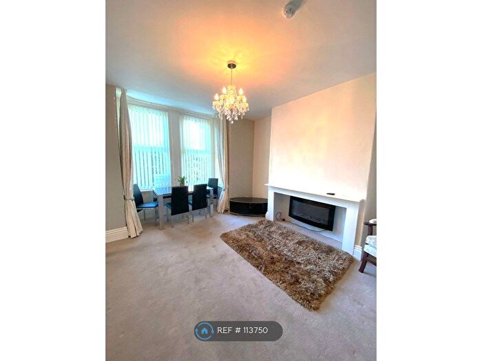 2 Bedroom Flat To Rent In Blackburn Ave, Bridlington, YO15