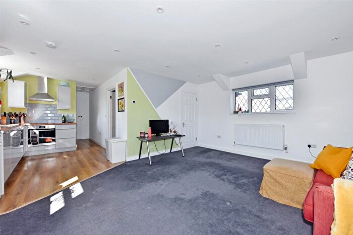 1 Bedroom Bungalow To Rent In Reading Road, Woodcote, Reading, Oxfordshire, RG8