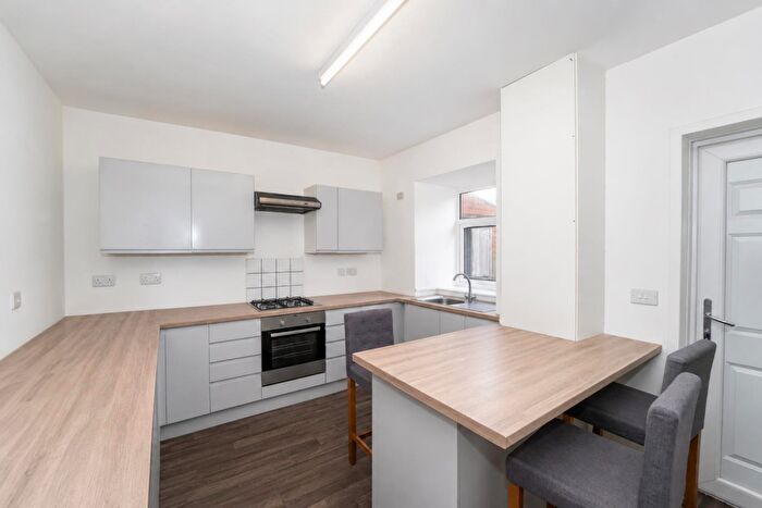 3 Bedroom Terraced House For Sale In Cemetery Road, Preston, PR1