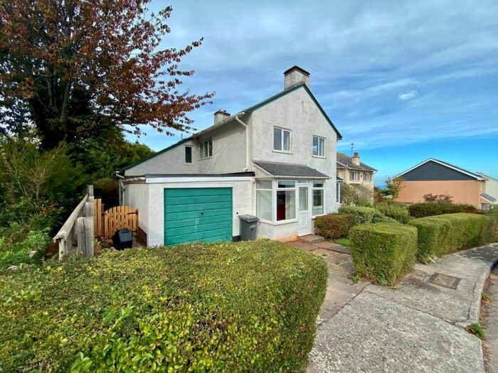 4 Bedroom Detached House To Rent In North Rocks Road, Paignton, TQ4