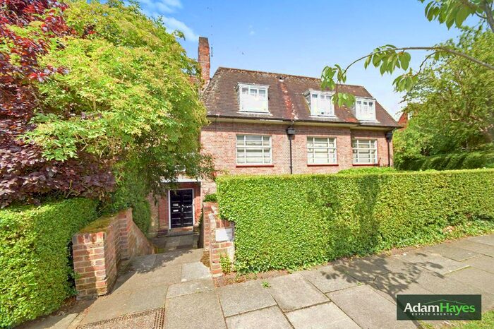 3 Bedroom Flat To Rent In Brookland Rise, Hampstead Garden Suburb, NW11