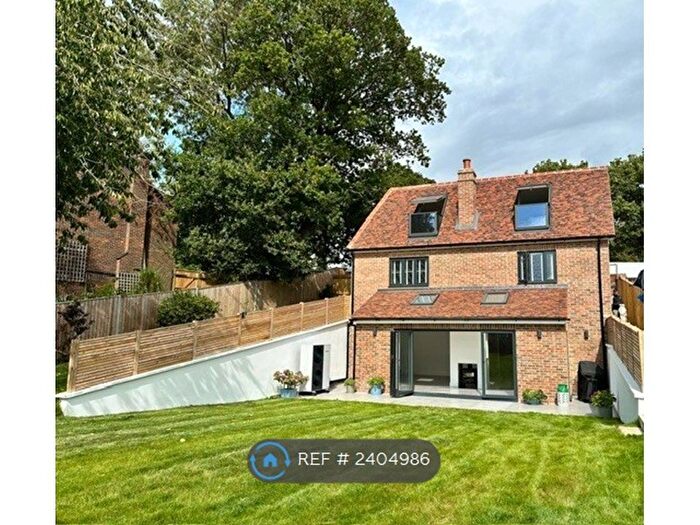 4 Bedroom Detached House To Rent In London Road, Hildenborough, Tonbridge, TN11