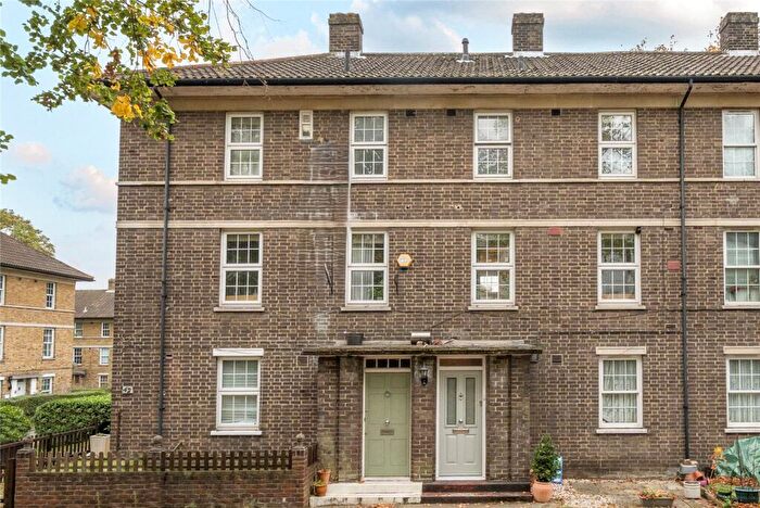 2 Bedroom Maisonette For Sale In Ryculff Square, London, SE3