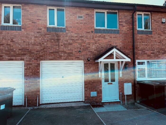 3 Bedroom Town House To Rent In St. Georges Road, High Peak, Derbyshire, SK22