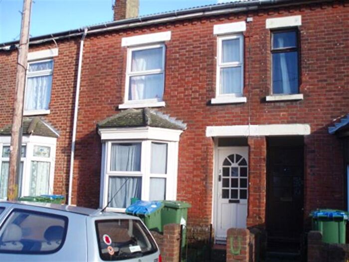 3 Bedroom House To Rent In Burton Road, Polygon, Southampton, SO15