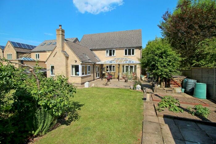 4 Bedroom Detached House For Sale In Heath Road, Helpston, PE6