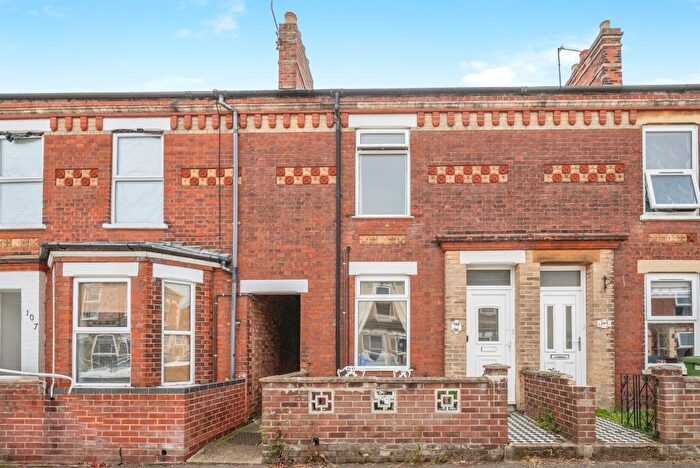 3 Bedroom Terraced House For Sale In Lower Cliff Road, Gorleston, Great Yarmouth, NR31