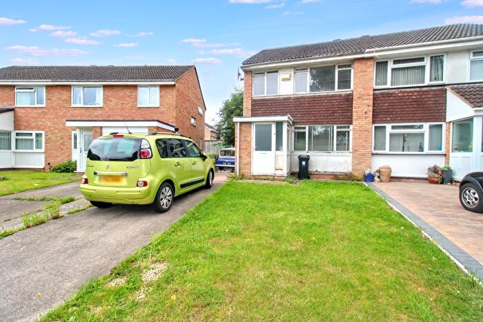 3 Bedroom Semi-Detached House For Sale In Sheridan Way, Longwell Green, Bristol, BS30