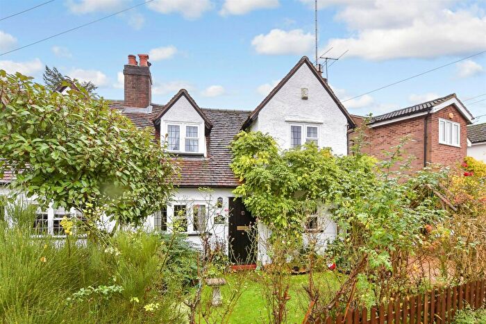 3 Bedroom End Of Terrace House For Sale In Duck Lane, Thornwood, Essex, CM16