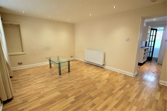 1 Bedroom Flat To Rent In Kemyell Place, Keyham, Plymouth, PL2