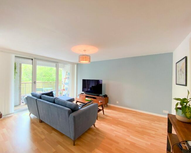 2 Bedroom Flat To Rent In East Pilton Farm Rigg, Crewe Toll, Edinburgh, EH5