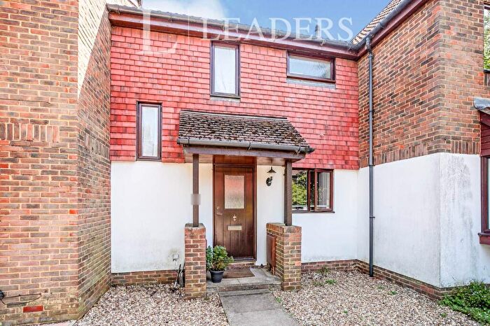 2 Bedroom House To Rent In Chadhurst Close, North Holmwood, Dorking, RH5